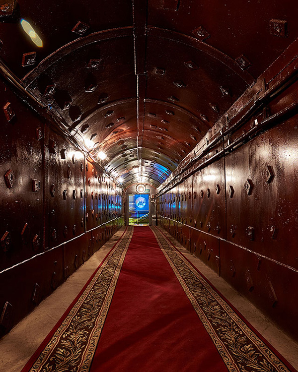 One of the more opulent Stalin-era tunnels (© Bunker42.com)